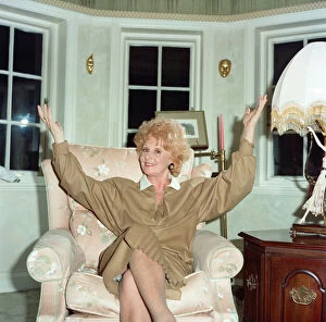 01022 Collection: Coronation Street star Barbara Knox at home. 28th September 1988