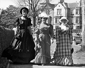 Bonnets Prints: Councillor Audrey Boagey, Gladys Bristow and Eleanor Bristow, all of Saltburn