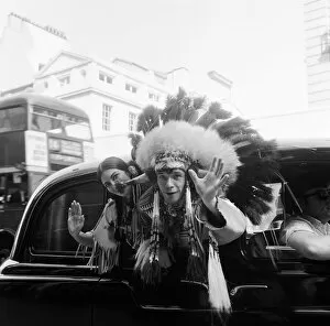 00671 Collection: Couple of actors dressed as an Indian Chief and his Squaw