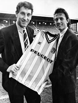 Images Dated 21st January 1991: Coventry Citys new signing Ray Woods with his new boss Terry Butcher