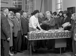 00098 Prints: Coventry telephonists presenting Christmas parcels to residents of Bond