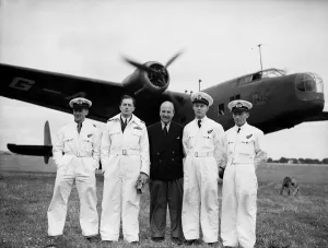 00474 Prints: The crew of G-AFRL Handley Page H