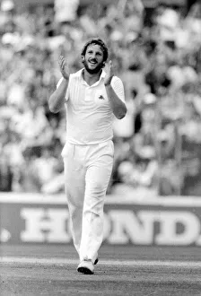 Clapping Prints: Cricket The Ashes England v Australia 6th Test at The Oval August 1981 ian