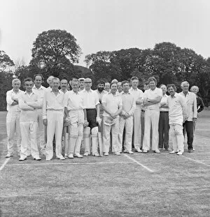 Images Dated 19th June 1976: Cricket teams from the Sevenoaks and Westerham Rotary Clubs pose for a group picture
