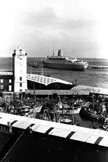 Tugs Prints: The cruise ship Vistafjord leaving the Tyne in April 1973 after her sea trials