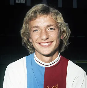 00493 Prints: Crystal Palace footballer BNicholas Chatterton poses at Selhurst Park during a photocall