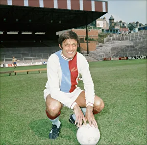 00493 Prints: Crystal Palace footballer Bobby Tambling poses at Selhurst Park during a photocall ahead