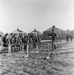 01251 Prints: Cubs at watching Middlesbrough players in training. 1971