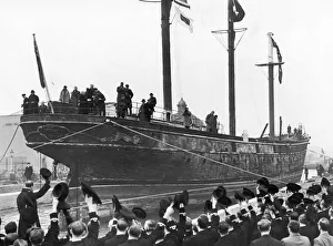 Marine Prints: The Cutty Sark on its last journey from the East India Dock to the Dry Dock at Greenwich