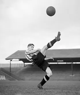 Magicfeet Prints: D Graham Newcastle United 004896-7 Circa December 1946 - January 1947