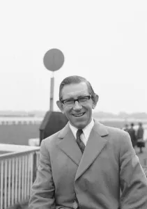 Daily Mirror horseracing pundit Bob Butchers at Kempton Park Race Course