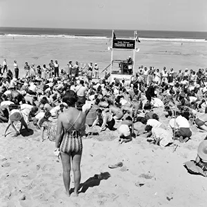 Daily Mirror Treasure Hunt, Fistral Beach, Cornwall, Tuesday 7th July 1959