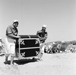 Daily Mirror Treasure Hunt, Fistral Beach, Cornwall, Tuesday 7th July 1959