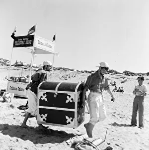Daily Mirror Treasure Hunt, Fistral Beach, Cornwall, Tuesday 7th July 1959