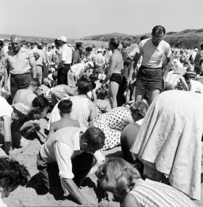 Daily Mirror Treasure Hunt, Fistral Beach, Cornwall, Tuesday 7th July 1959