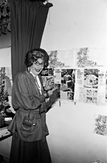 01117 Prints: Dame Edna Everage (aka Barry Humphries) in her dressing room. 17th July 1976