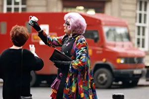 00538 Prints: Dame Edna Everage aka Barry Humphries visits Newcastle. 28th November 1995