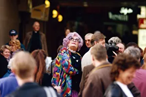 00586 Prints: Dame Edna Everage aka Barry Humphries visits Newcastle. 28th November 1995