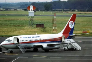 A Dan-Air Boeing 737 at Newcastle International Airport. 27 / 09 / 90