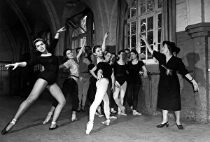 01228 Prints: Dancing - Dancers - Ballet 78 year old Russian Princess, Mathilde Kschesinska