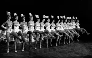 Dancing - Dancers Chorus Tiller Girls 15 / 09 / 1988 Daily Mirror