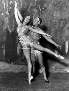 01228 Prints: Dancing - Dancers - Russian Ballet M Woizikowizi with M Danilova in the Ballet