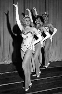 Nm20060428 Prints: Dancing - Dancers - Stage Tiller Girls - Pamela Wade