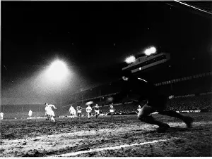 1962 Prints: Danny Blanchflower Tottenham Hotspur v Benfica football Blanchflower scoring from penalty