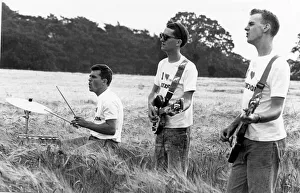 Crops Prints: Dave Hemingway, Stan Cullimore and Norman Cook of the Housemartins filming a video