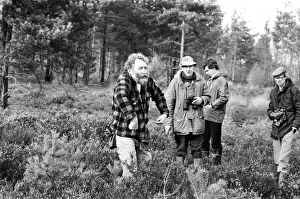01234 Prints: David Bellamy pictured with six Mirror winners that went on a nature trail in Surrey