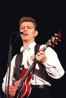01476 Prints: DAVID BOWIE IN CONCERT AT MILTON KEYNES - 5TH AUGUST 1990