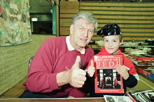 00952 Prints: David Prowse, actor who plays Darth Vader in the Star Wars trilogy