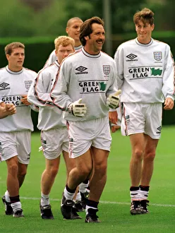00270 Prints: David Seaman training with England team June 1998 as they prepare for the World Cup