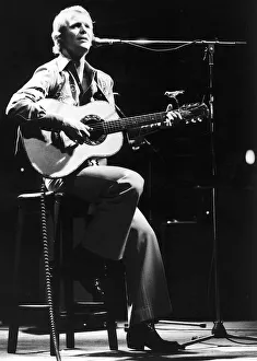 Guitars Prints: David Soul TV Film Actor Singer - March 1977 Dbasev MSI