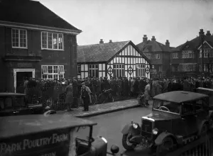 Queue Prints: Last day for motor licences. Queue waiting outside the County Hall Annexe to renew their
