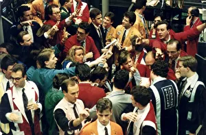 DEALERS IN THE OPTIONS AND FUTURES MARKET, LONDON 12 / 10 / 1994