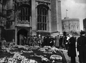 Mourning Prints: Death of King George VI After the funeral service St Georges Chapel Windsor