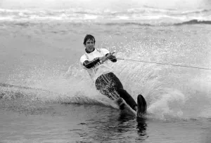00089 Prints: Dec Cluskey of The Bachelors pop group water skiing at the Princes Ski Club near Bedfont