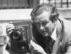 Photography Prints: Denis Healey with half-plate camera - July 1978 20 / 07 / 1978
