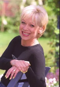 Denise Welch Actress July 1999 Pictured at home in garden weby