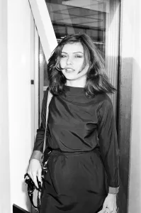 Departure of pop singer Debbie Harry to New York after a promotion tour of england