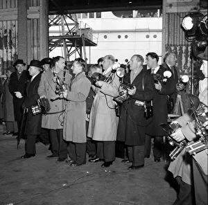 The departure of Sir Anthony Eden and Lady Eden on the New Zealand line ship Rangitata