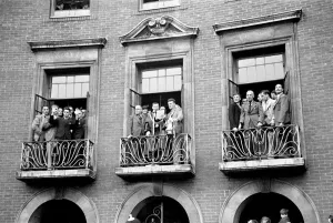 The Derby County team return home with the FA Cup trophy following their victory over