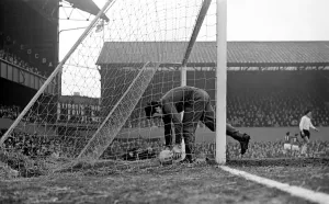 00034 Prints: Derby v. Nottingham Forest. Forest second goal scored Lyons. December 1969 Z11534-023