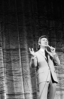 Rehearsals Prints: Des O Connor during rehearsals for the Royal Variety Performance, at the Palladium