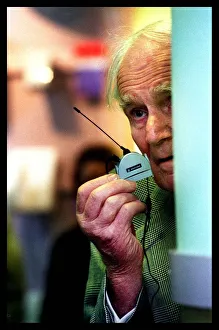 Desmond Llewelyn actor April 1998 alias Q star of 16 James Bond 007 movies