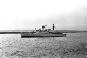 The destroyer HMS Glasgow puts to sea from the River Tyne on her way to Portsmouth to be