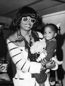 Motown Prints: Diana comes to town wearing an eye-catching pair of heart-shaped specs