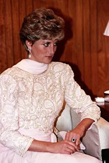 Asia Prints: Diana, Princess of Wales attends a dinner held by President Ghulam Ishaq Khan in