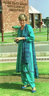 00065 Prints: Diana, Princess of Wales at the Shaukat Khanum Memorial Hospital in Lahore, Pakistan